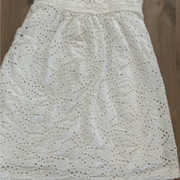 Size 2 GAP white strapless eyelet dress - Picture 3 of 7